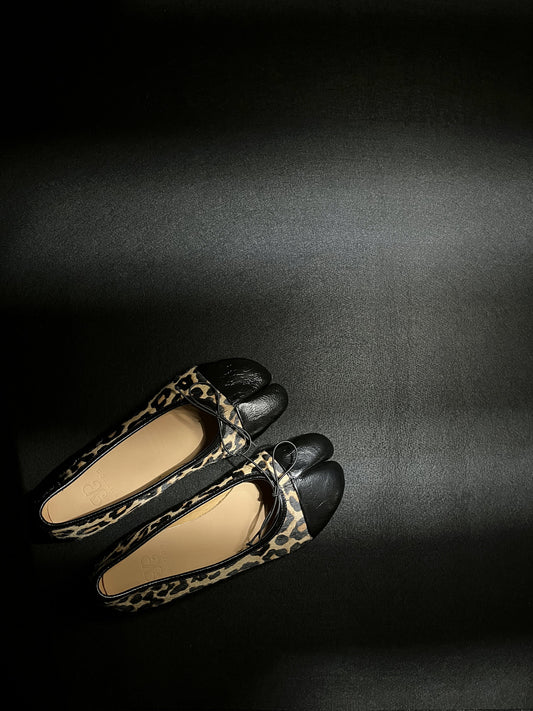 Leopard Tabi Flats