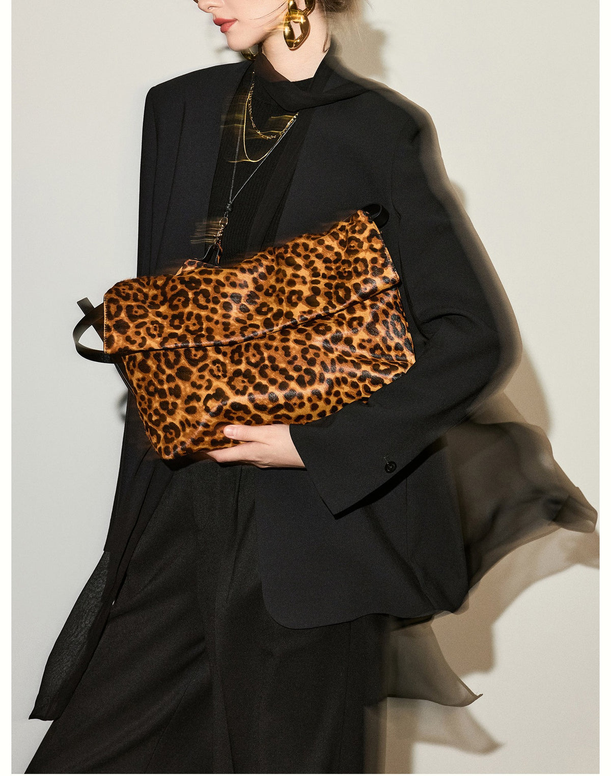 Smoky Leopard Shoulder Bag